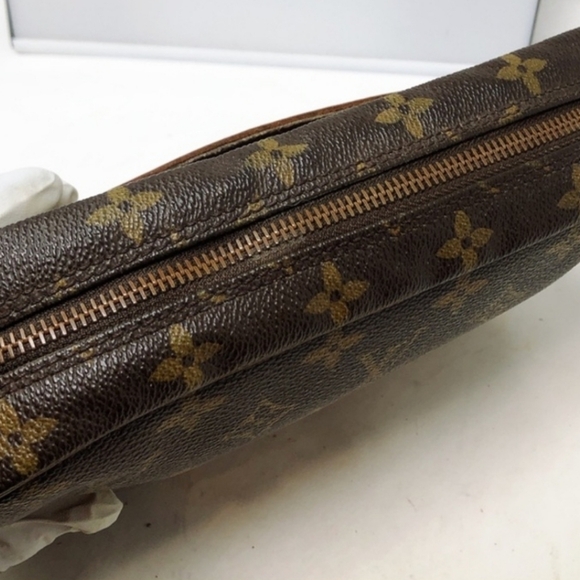 Authentic Louis Vuitton Compiegne 23 Monogram bag - Picture 4 of 9